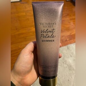 Victoria's Secret Velvet Petals Shimmer Lotion - Sparkling Pink